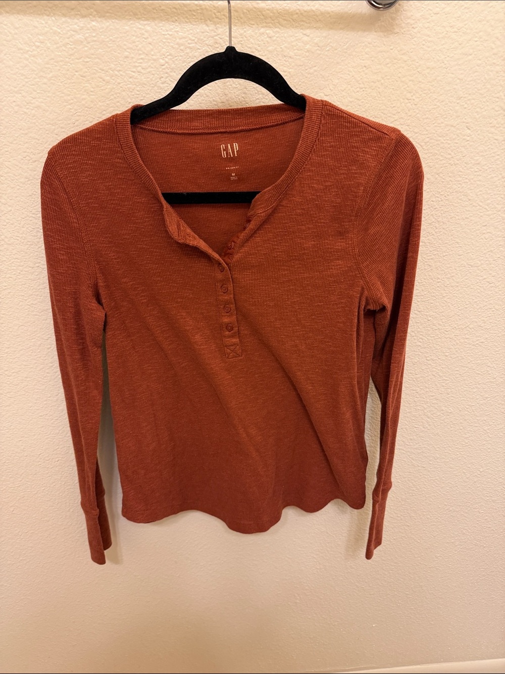 GAP Women's Rust Orange Long-Sleeve Henley